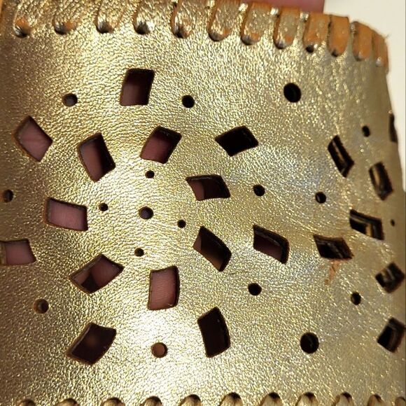 Jack Rogers "Delilah" Gold Perforated Leather Slide Sandals sz.8 Ret. $128 - Picture 3 of 5